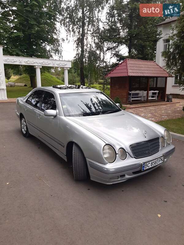 Седан Mercedes-Benz E-Class 2001 в Самборе
