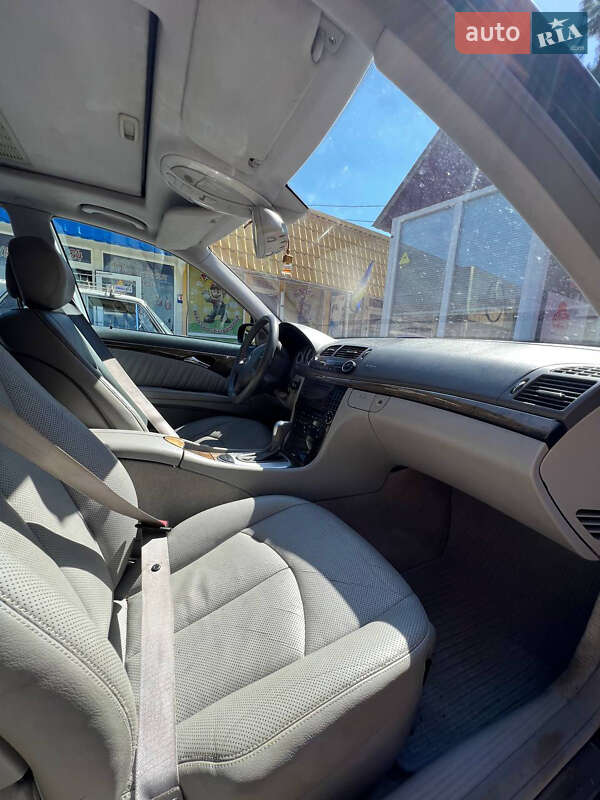 Седан Mercedes-Benz E-Class 2006 в Первомайську