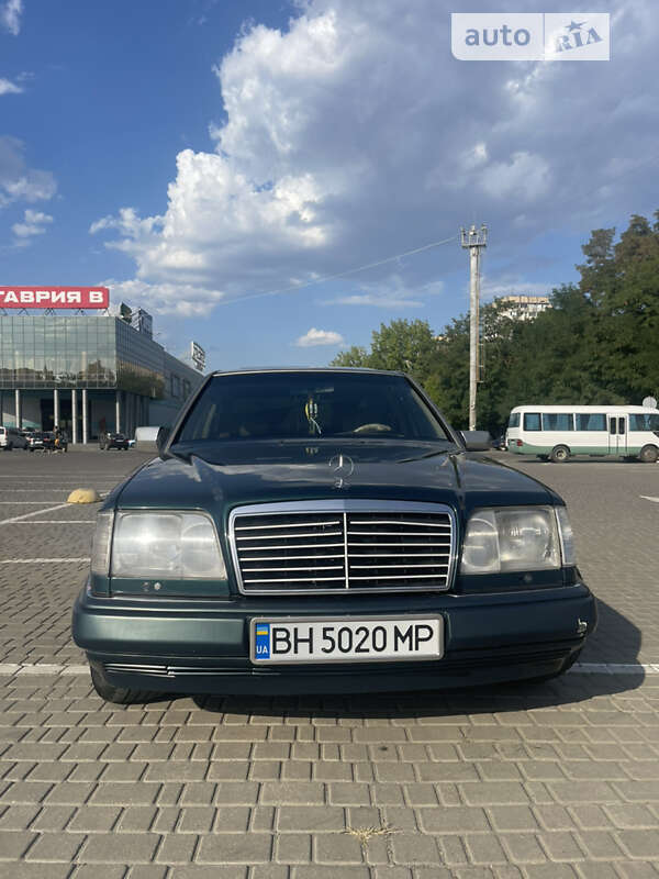 Седан Mercedes-Benz E-Class 1994 в Одесі