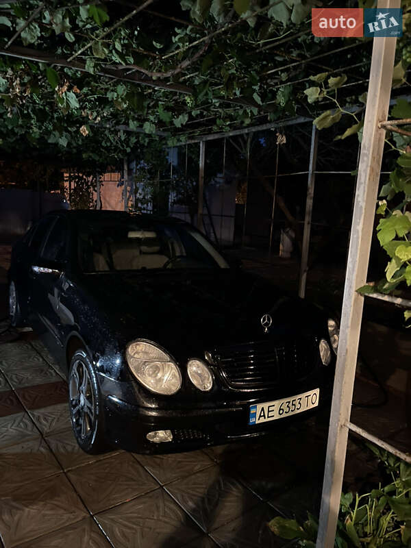 Седан Mercedes-Benz E-Class 2002 в Кривому Розі