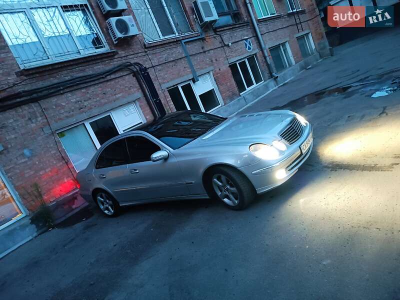 Седан Mercedes-Benz E-Class 2002 в Черкассах