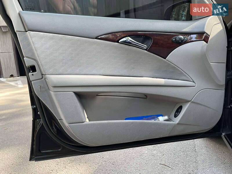 Седан Mercedes-Benz E-Class 2002 в Кривому Розі