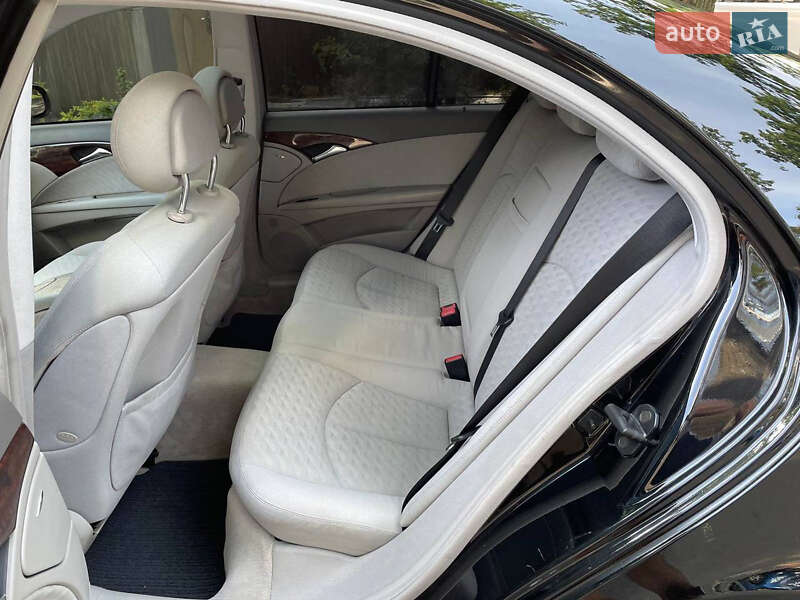 Седан Mercedes-Benz E-Class 2002 в Кривому Розі