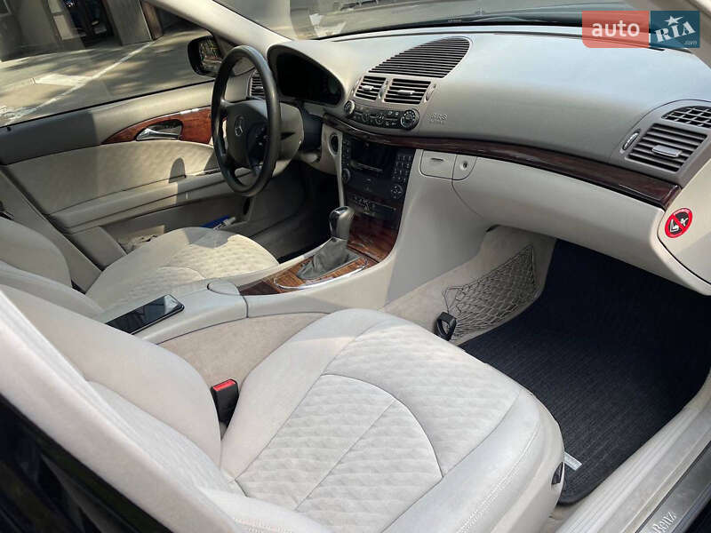 Седан Mercedes-Benz E-Class 2002 в Кривому Розі