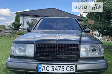 Седан Mercedes-Benz E-Class 1993 в Горохове