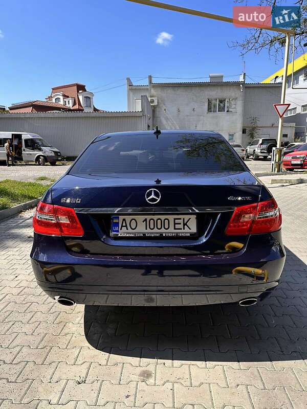 Седан Mercedes-Benz E-Class 2012 в Мукачево