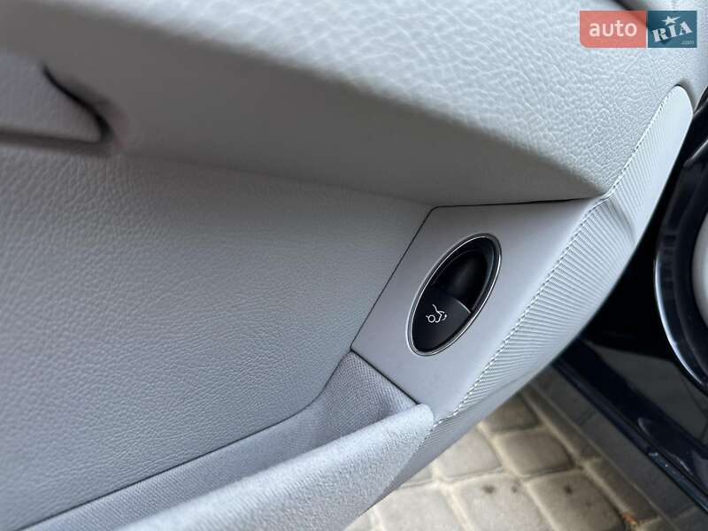 Седан Mercedes-Benz E-Class 2005 в Львове