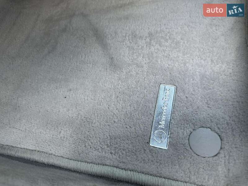 Седан Mercedes-Benz E-Class 2005 в Львове