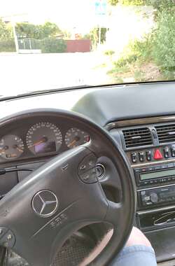 Седан Mercedes-Benz E-Class 2000 в 