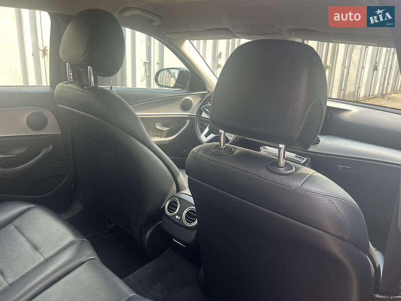 Седан Mercedes-Benz E-Class 2018 в Києві