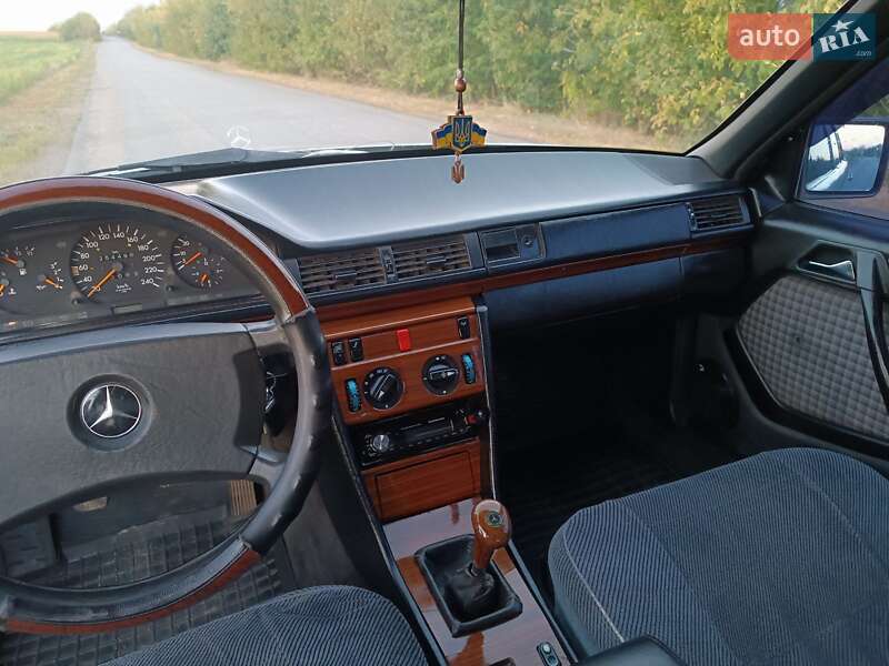 Седан Mercedes-Benz E-Class 1993 в Малой Виске