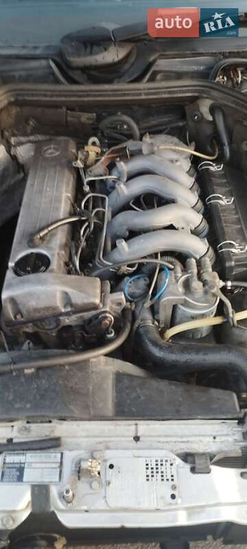 Седан Mercedes-Benz E-Class 1994 в Львові