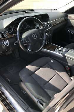 Седан Mercedes-Benz E-Class 2011 в Вараше