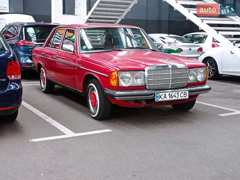 Седан Mercedes-Benz E-Class 1980 в Києві