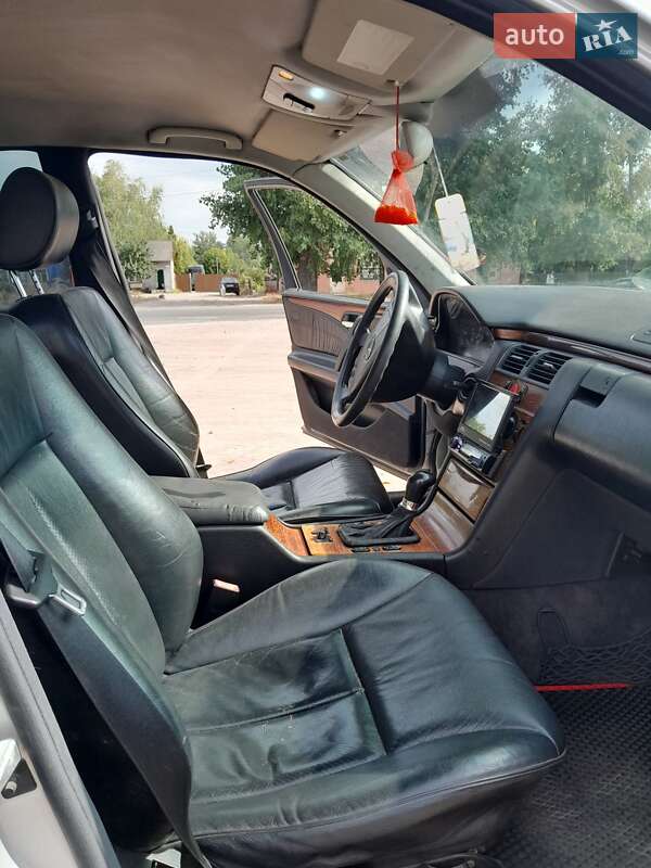 Седан Mercedes-Benz E-Class 1999 в Овручі