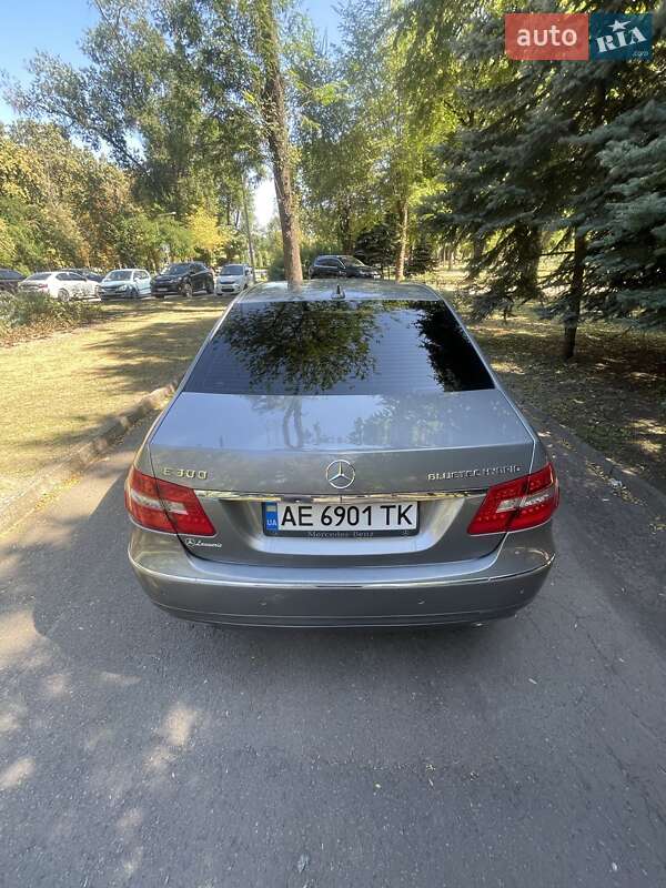 Седан Mercedes-Benz E-Class 2012 в Кривом Роге
