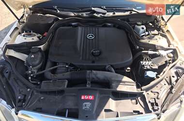 Седан Mercedes-Benz E-Class 2012 в Пулинах