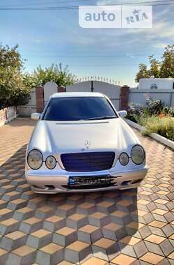 Седан Mercedes-Benz E-Class 2001 в Полонному