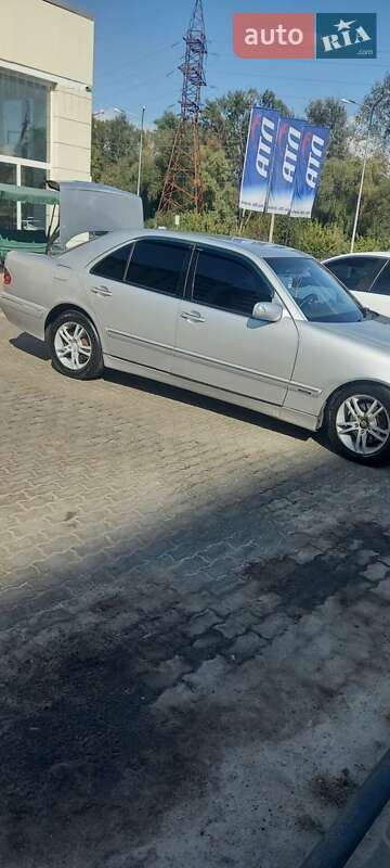 Седан Mercedes-Benz E-Class 2000 в Полтаві