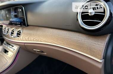 Седан Mercedes-Benz E-Class 2021 в 