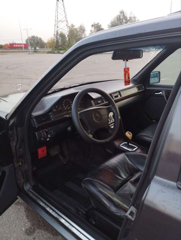 Седан Mercedes-Benz E-Class 1994 в Киеве