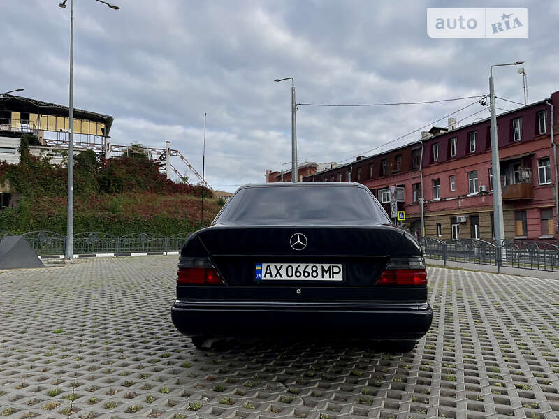 Седан Mercedes-Benz E-Class 1990 в Харкові
