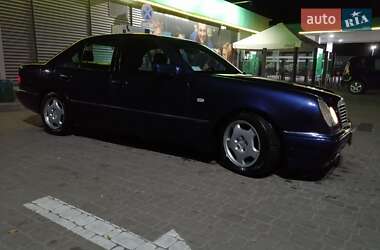Седан Mercedes-Benz E-Class 1997 в Києві