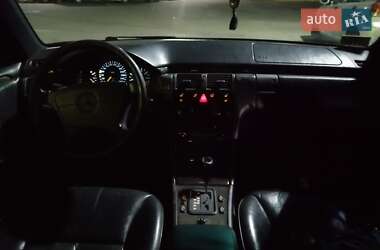 Седан Mercedes-Benz E-Class 1997 в Києві