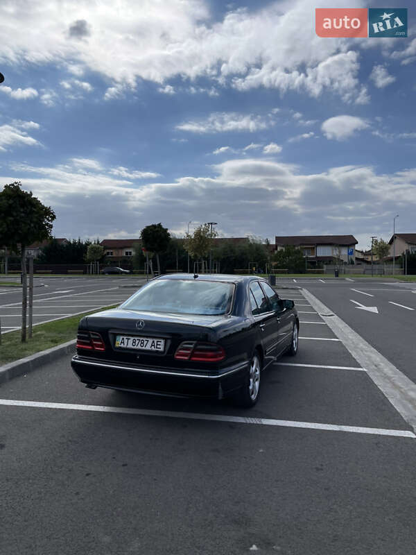 Седан Mercedes-Benz E-Class 2001 в Івано-Франківську