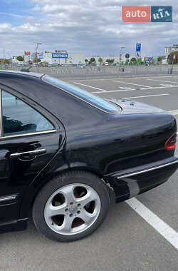 Седан Mercedes-Benz E-Class 2001 в Івано-Франківську