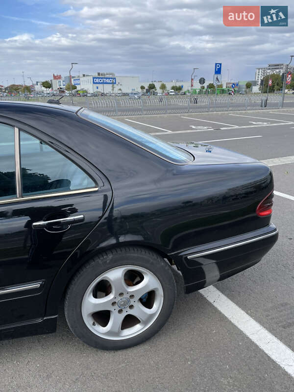 Седан Mercedes-Benz E-Class 2001 в Івано-Франківську