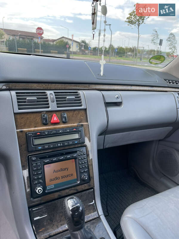 Седан Mercedes-Benz E-Class 2001 в Івано-Франківську