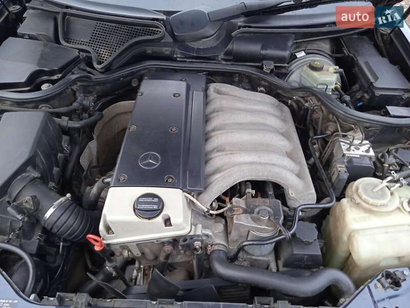 Седан Mercedes-Benz E-Class 1997 в Чернівцях