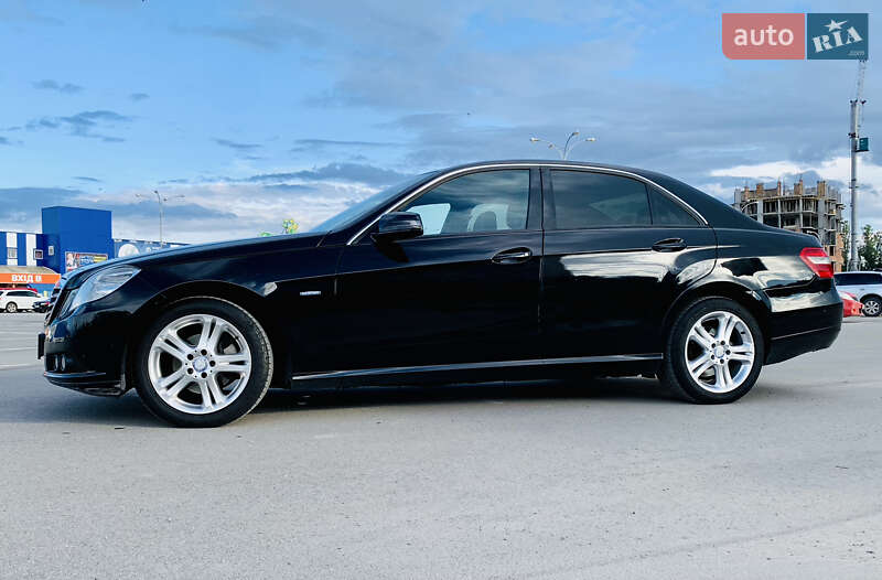 Седан Mercedes-Benz E-Class 2011 в Кам'янець-Подільському
