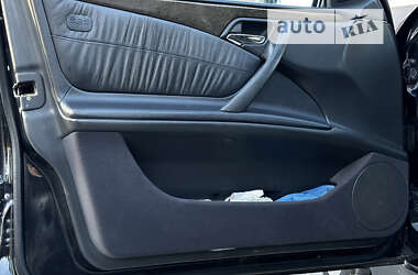 Седан Mercedes-Benz E-Class 2001 в 