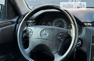 Седан Mercedes-Benz E-Class 2001 в 
