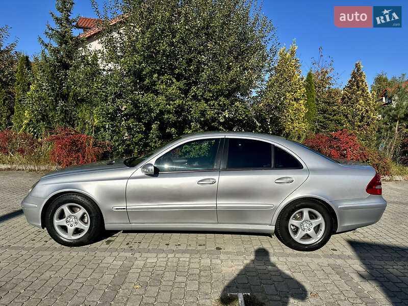 Седан Mercedes-Benz E-Class 2004 в Глобине