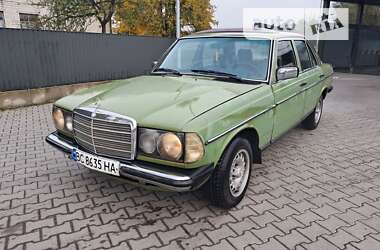 Седан Mercedes-Benz E-Class 1980 в 