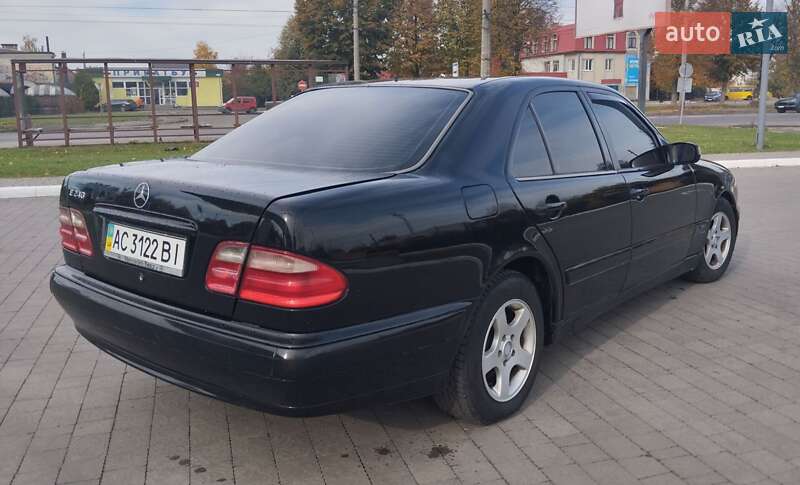 Седан Mercedes-Benz E-Class 2001 в Луцке