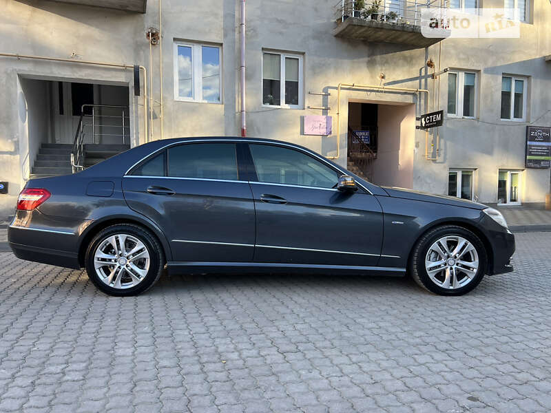 Седан Mercedes-Benz E-Class 2011 в Тлумаче фото 10 Седан Mercedes-Benz E-Class 2011 в Тлумаче
