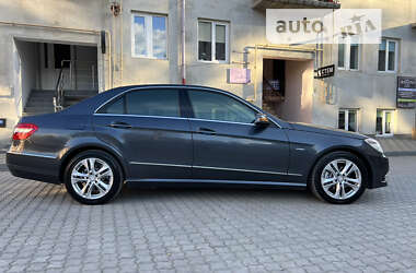 Седан Mercedes-Benz E-Class 2011 в 