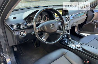 Седан Mercedes-Benz E-Class 2011 в 
