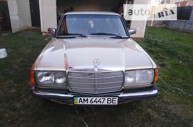 Седан Mercedes-Benz E-Class 1983 в Іршаві