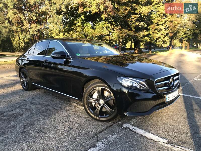 Седан Mercedes-Benz E-Class 2016 в 