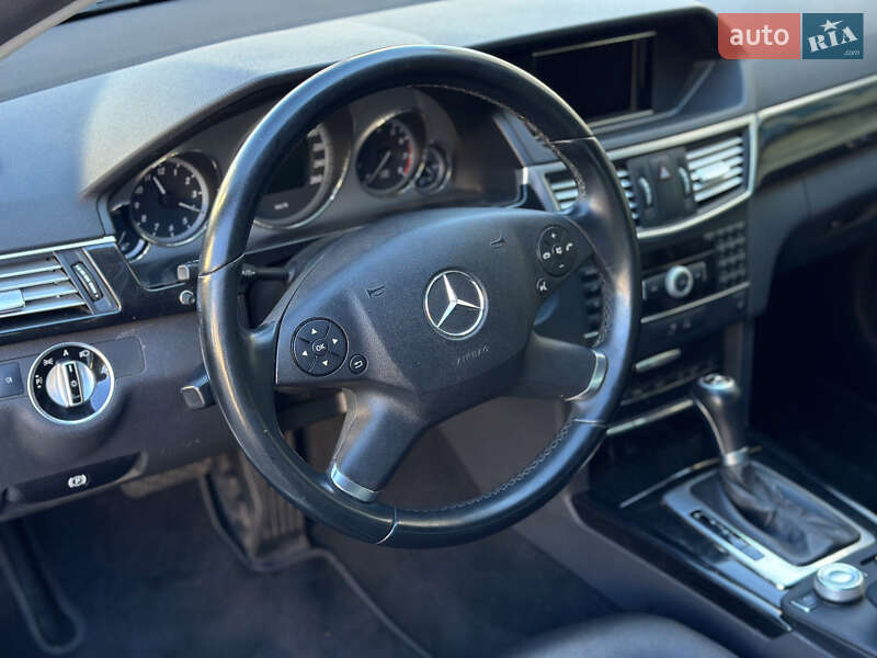 Седан Mercedes-Benz E-Class 2010 в Чернівцях фото 26 Седан Mercedes-Benz E-Class 2010 в Чернівцях