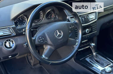 Седан Mercedes-Benz E-Class 2010 в Чернівцях