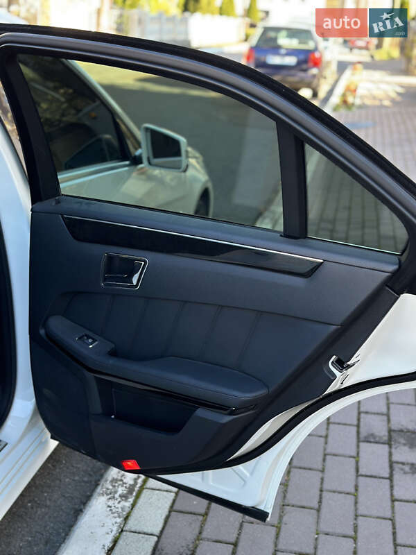 Седан Mercedes-Benz E-Class 2010 в Чернівцях фото 34 Седан Mercedes-Benz E-Class 2010 в Чернівцях