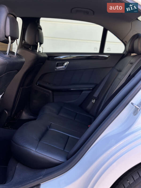 Седан Mercedes-Benz E-Class 2010 в Чернівцях фото 39 Седан Mercedes-Benz E-Class 2010 в Чернівцях