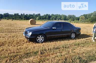 Седан Mercedes-Benz E-Class 2002 в Виннице