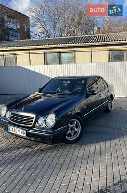 Седан Mercedes-Benz E-Class 1998 в Тальному